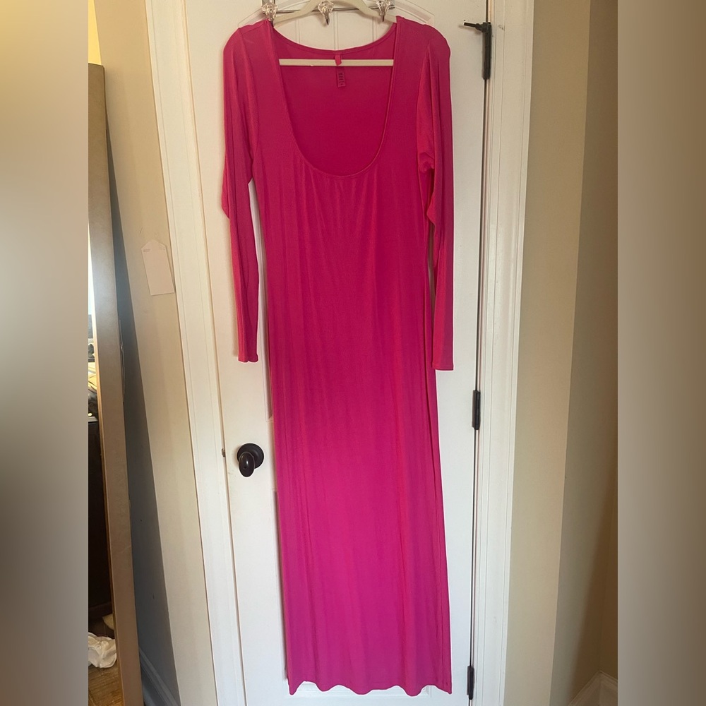 SKIMS hot pink ribbed maxi - Picture 2 of 4